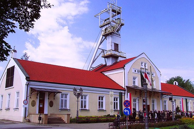 Auschwitz-Birkenau and Salt Mine Full day tour - Price and Value: What You’re Really Paying For