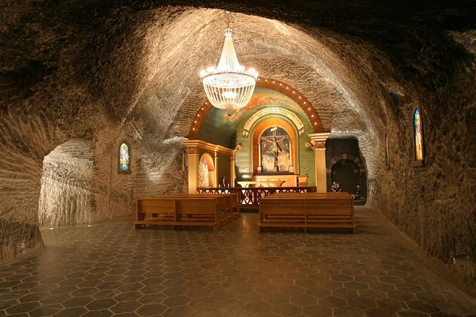 Auschwitz- Birkenau and Wieliczka Salt Mine in One Day - From the Krakow meeting point to Oświęcim: getting oriented fast