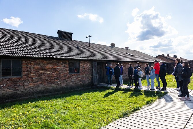 Auschwitz-Birkenau: Day Trip & Transfer from Kraków - Auschwitz I Museum: Where the Guided Time Matters Most