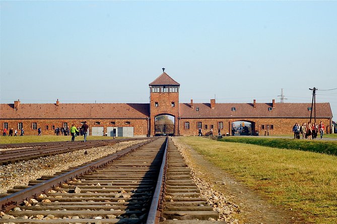 Auschwitz Birkenau Guaranteed Guided Tour or your money back - Auschwitz I and Birkenau: what this guided format really gives you