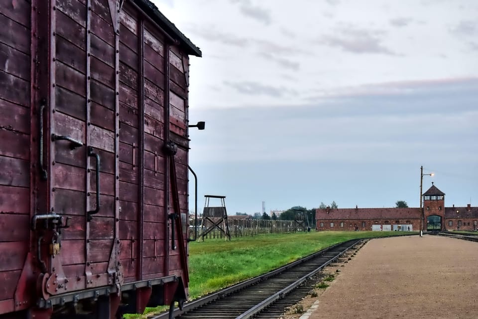 Auschwitz-Birkenau: Guided Tour and Skip-The-Line Ticket - Auschwitz-Birkenau in one day: how the timing actually works