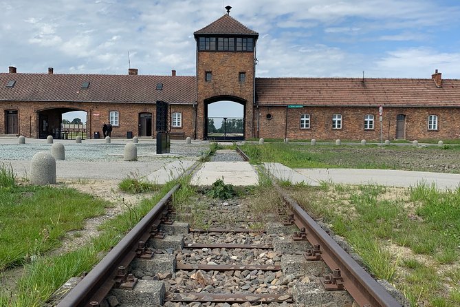 Auschwitz Birkenau Guided Tour/Skip The Line/PickUp/Guide ENG - The early pickup: how the day stays controlled