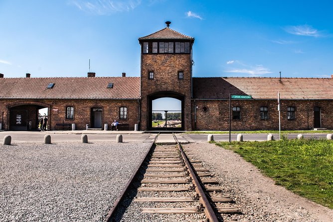 Auschwitz-Birkenau Memorial and Museum Trip from Krakow - Food is not included: plan a real meal around a 7:00 am departure