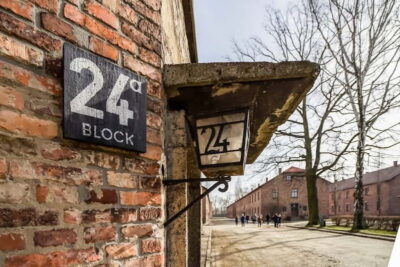 Auschwitz-Birkenau Skip-the-Line Guided Tour - Meeting at Męczeństwa Narodów 14: how the start keeps stress low