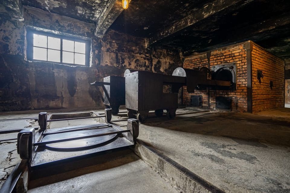 Auschwitz-Birkenau Skip-the-Line Ticket and Guided Tour - What to bring, what not to bring, and what to wear
