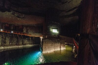 Auschwitz-Birkenau & Wieliczka in one day (Guided tour) - Wieliczka Salt Mine: the underground world and what to expect