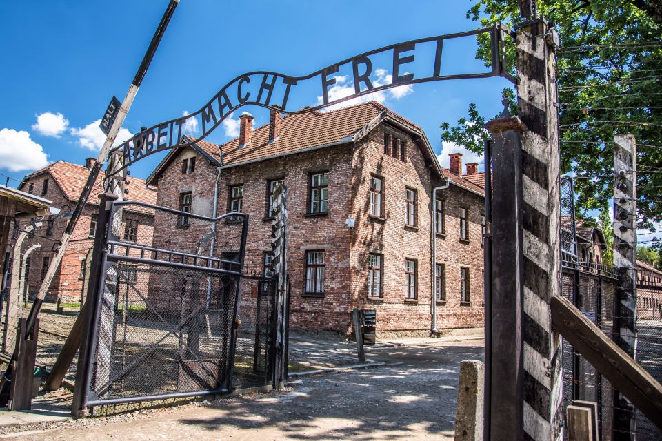 Auschwitz Ticket and Full-Day Tour from Krakow - Auschwitz I: the administrative center and the documentary setup