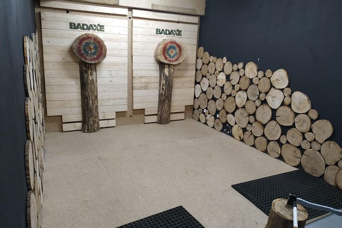 Axe Throwing In Bad Axe Krakow - Safety First: What the Coaches Teach You on the Lanes