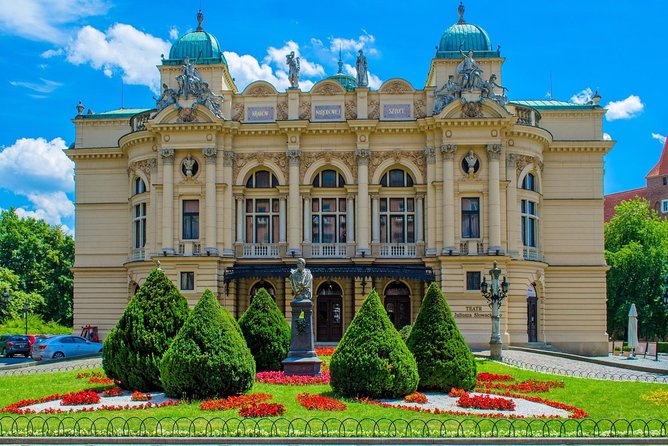 Complete Cracow Bike Tour (small group of maximum 15 people!) - Stare Miasto: Old Town highlights, explained while you’re moving
