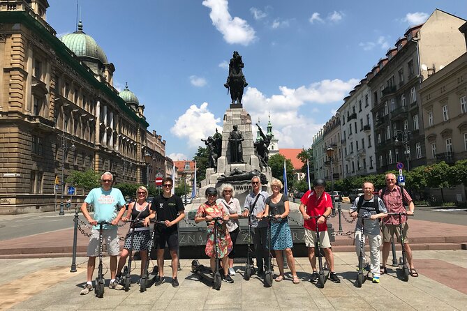 Electric Scooter Tours Kraków - Meeting up and getting comfortable on the scooter