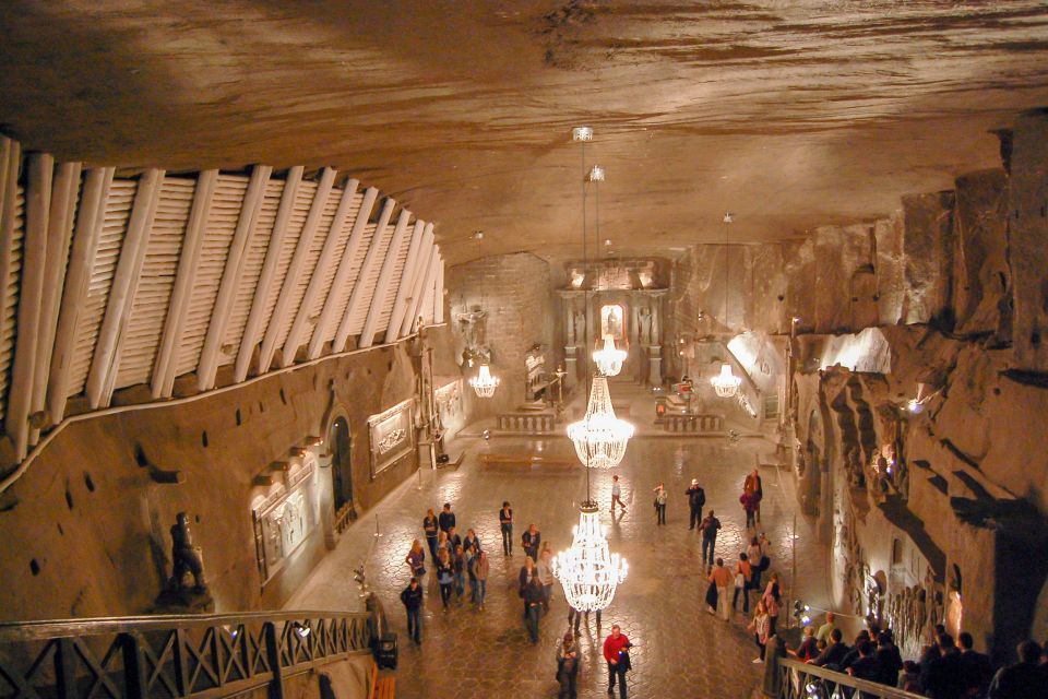 From Krakow: Wieliczka Salt Mine Tour with Hotel Pickup - Timing and flow: how the 2.5-hour underground route stays organized