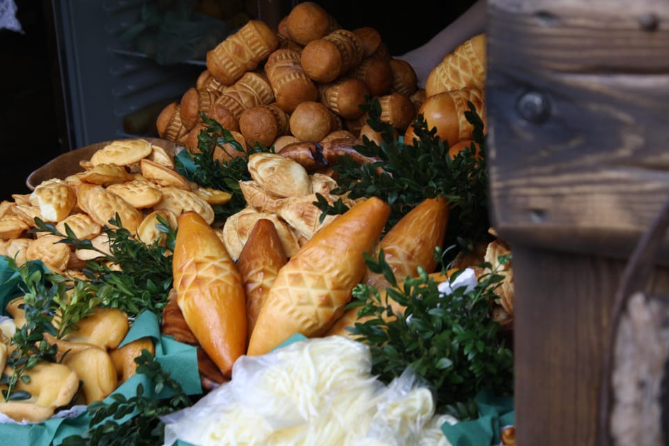 From Krakow: Zakopane Tour with Cable Car + Tasting & Pickup - Gubałówka cable car and mountain views: how to handle the crowd