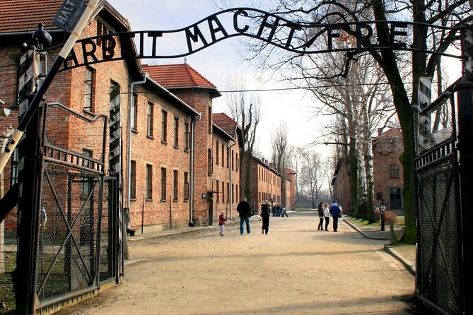 Full-Day Tour of Auschwitz and Wieliczka Salt Mine from Krakow - Wieliczka Salt Mine: why the 2 hours feel special