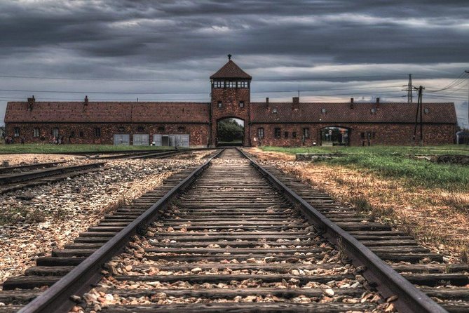 Full-Day Tour of Auschwitz and Wieliczka Salt Mine from Krakow - Food timing, toilets, and comfort for an 11-hour day