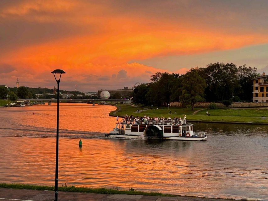 Krakow: 1-Hour Evening Vistula River Cruise - Why this 1-hour Vistula cruise feels like a smart Krakow add-on