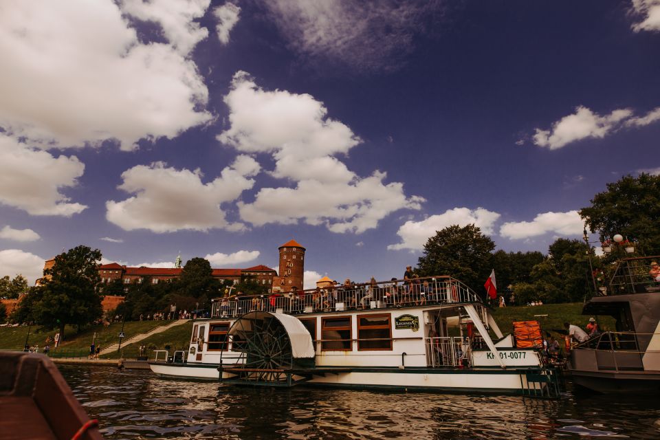 Krakow: 1-Hour Evening Vistula River Cruise - Norbertine Sisters, Dębniki district, and the Rudawa meeting point