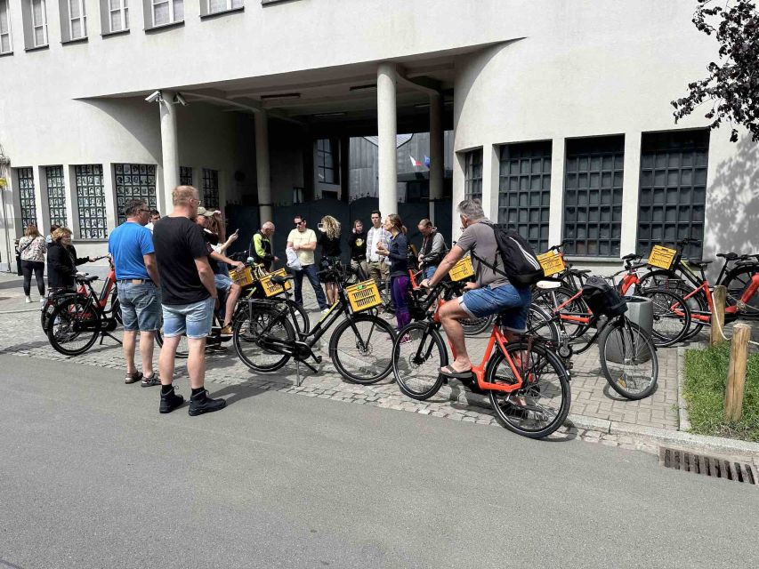 Krakow: 3-Hour Small Group Tour on E-Bike - Getting Started at Sławkowska 11