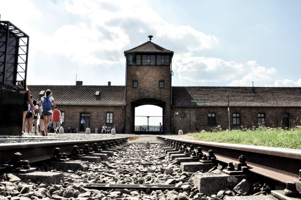 Krakow: Auschwitz-Birkenau Guided Tour Pickup/Lunch Options - Key Things I’d Highlight Before You Go