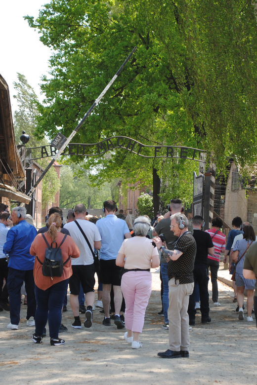 Krakow: Auschwitz-Birkenau Guided Tour with Pickup & Lunch - Key points to know before you go