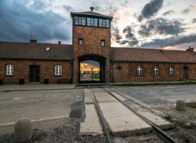Krakow: Auschwitz-Birkenau Guided Tour with Pickup & Lunch - From Kraków: pickup options, coach comfort, and the reality of early departures