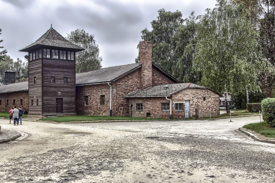 Krakow: Auschwitz Birkenau Museum Guided Tour with Pickup - The Guides: Clear Facts, Respectful Delivery