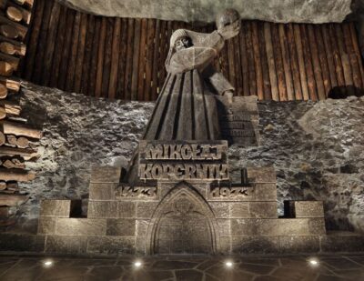 Krakow: Auschwitz-Birkenau & Wieliczka Salt Mine with Lunch - Krakow pickup and the timing reality for Auschwitz entry