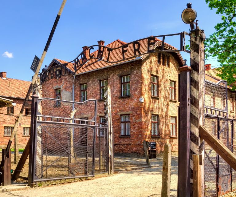 Krakow: Auschwitz Guided Tour with Optional Hotel Pickup - The short lunch break and toilets you should find early