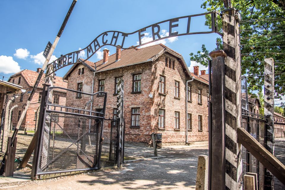 Krakow: Auschwitz Guided Tour with Pickup and Optional Lunch - Getting through crowds and ticket lines without losing your mind