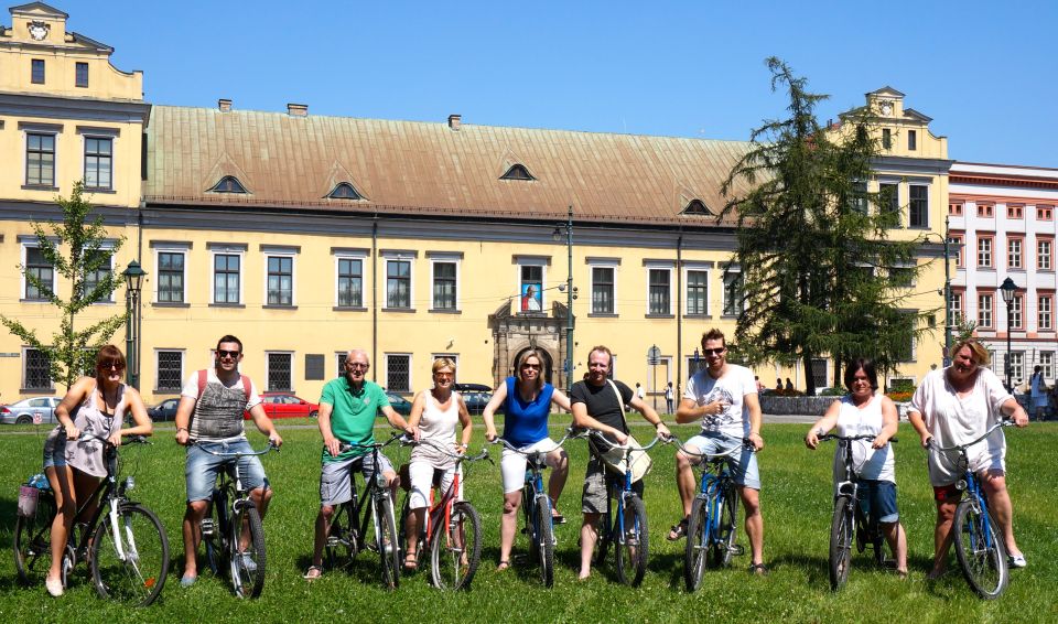 Krakow: Bike Tour of the Old Town, Kazimierz, and the Ghetto - Cemeteries and Synagogues: Old Synagogue, Remuh, and New Jewish Cemetery Stops