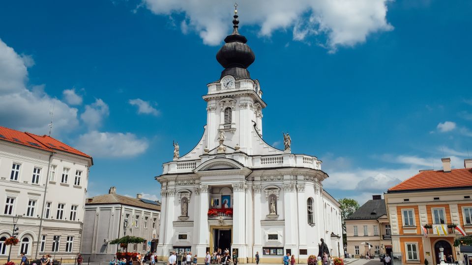 Krakow: Black Madonna of Częstochowa & Home of John Paul II - Group Size and the Human Touch (Small-Group Advantage)
