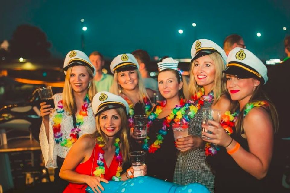 Krakow: Boat Party with Unlimited Drinks - Music, guides, and the live magician that breaks the ice