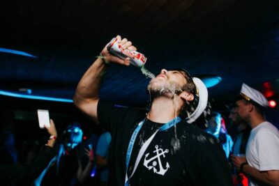 Krakow: Boat Party with Unlimited Drinks - The 2-hour cruise: unlimited beer, spirits, Prosecco, and real party tech