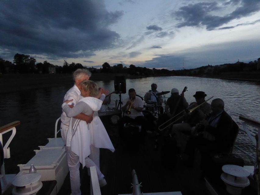 Krakow: Evening Cruise with a Glass of Wine - Upstream views: Wawel Hill and the Pope Jean Paul II area