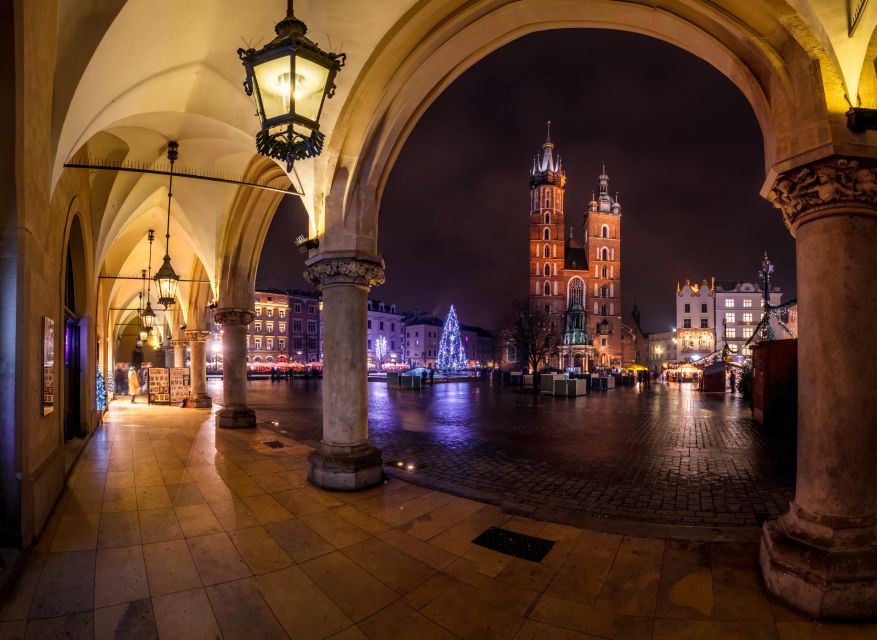 Krakow: Evening Walking Tour with Spooky Stories - Key points before you go