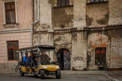 Krakow: Extended City Sightseeing Tour - Eco Buggy Golf Cart - Where to start: finding the cart and getting settled