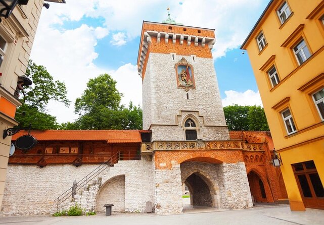 Krakow: Food Tour of 10 Tastings with Pierogi, Vodka & More - Why Krakow’s Best Bites Work Better on Foot