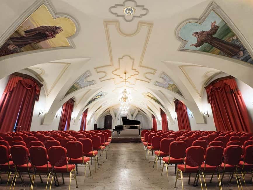Krakow: Frédéric Chopin Classical Music Candlelight Concert - The Concert Flow: Intro, Two Sets, and a Short Intermission