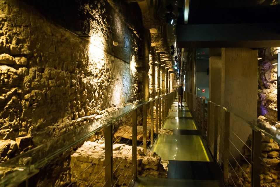 Krakow: Guided Tour of Rynek Underground - Entering The Interactive Museum: Touchscreens, Holograms, and Guided Flow