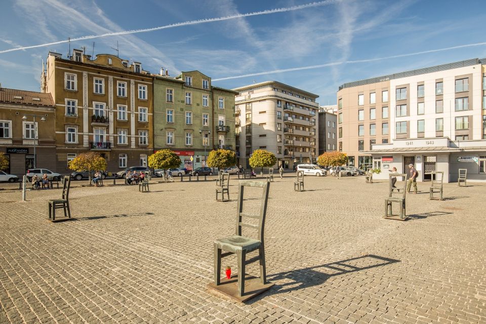 Krakow: Jewish Ghetto Walking Tour - The Ghetto Wall remains: seeing the boundary up close