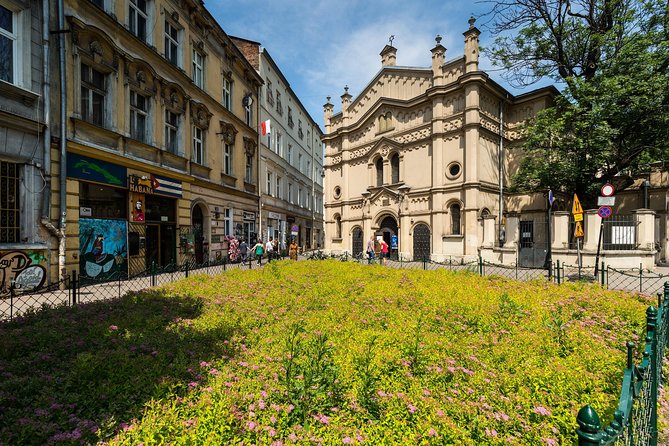 Krakow: Jewish Quarter Guided Walking Tour - Szeroka Street and the Feel of a Neighborhood That Still Breathes