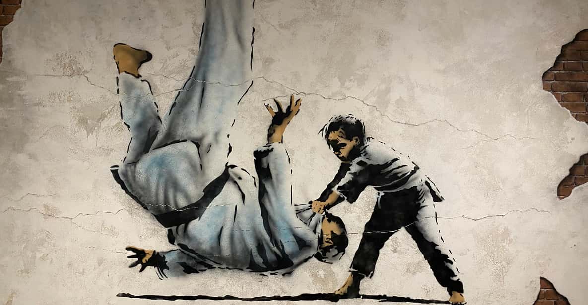 Krakow: Muzeum Banksy Entry Ticket - Getting there and picking the right time
