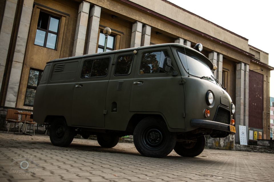 Krakow: Nowa Huta Guided Tour in Vintage Car - Steelworks director’s offices vs. the bunker: choosing your extended stop