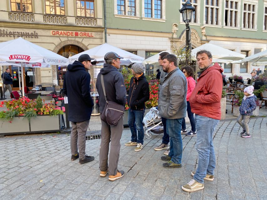 Krakow: Old Town Highlights Walking Tour - Wawel Hill: The castle-and-cathedral stop you’ll remember