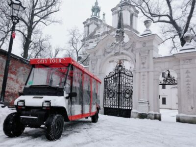Krakow: Private Sightseeing Tour by Electric Car - Old Town loop: Barbican and the best way to get oriented