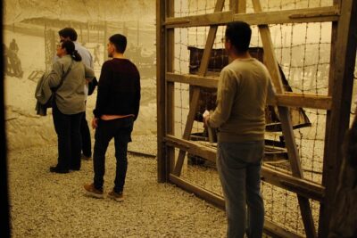 Krakow Schindler's Factory Museum Guided Tour in English - The 90-minute format: how the timing shapes the experience