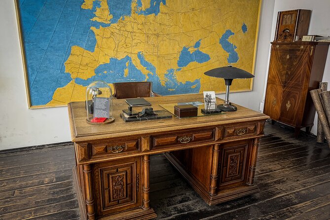 Krakow Schindler's Factory Museum Guided Tour in English - What kind of traveler should pick this tour (and who might not)