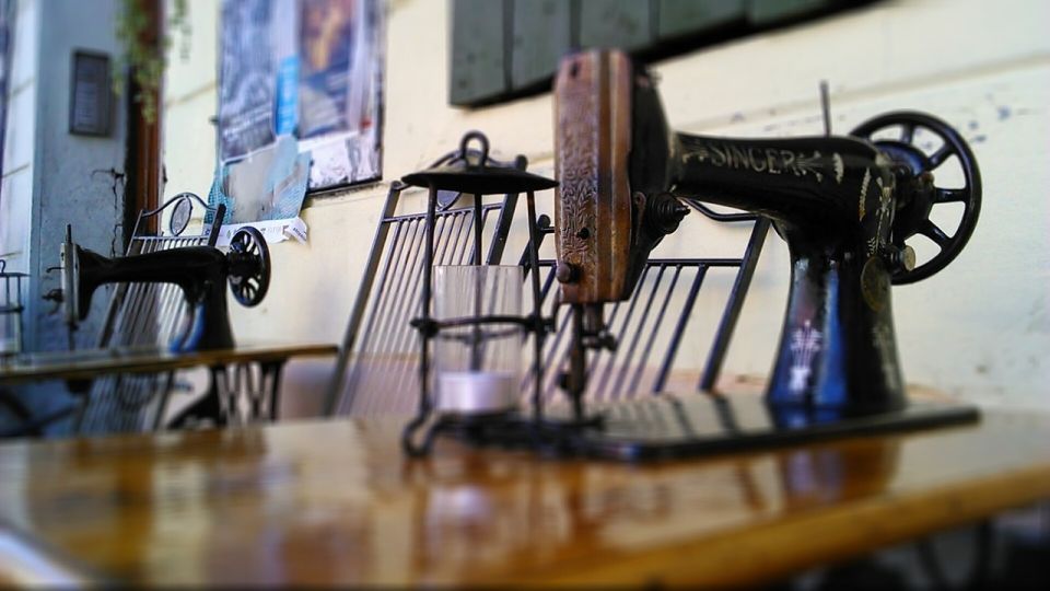 Krakow: Schindler's Factory Skip-the-Line Ticket - Comfort tips: how to enjoy a heavy museum without losing your footing