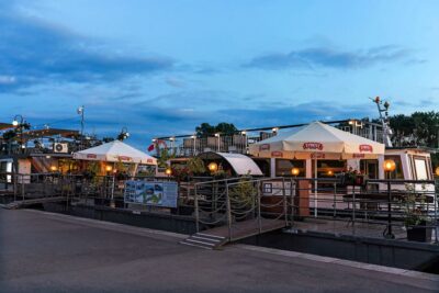 Krakow: Sightseeing Cruise by Vistula River - Boarding at Aqua Fun: finding the right spot without stress