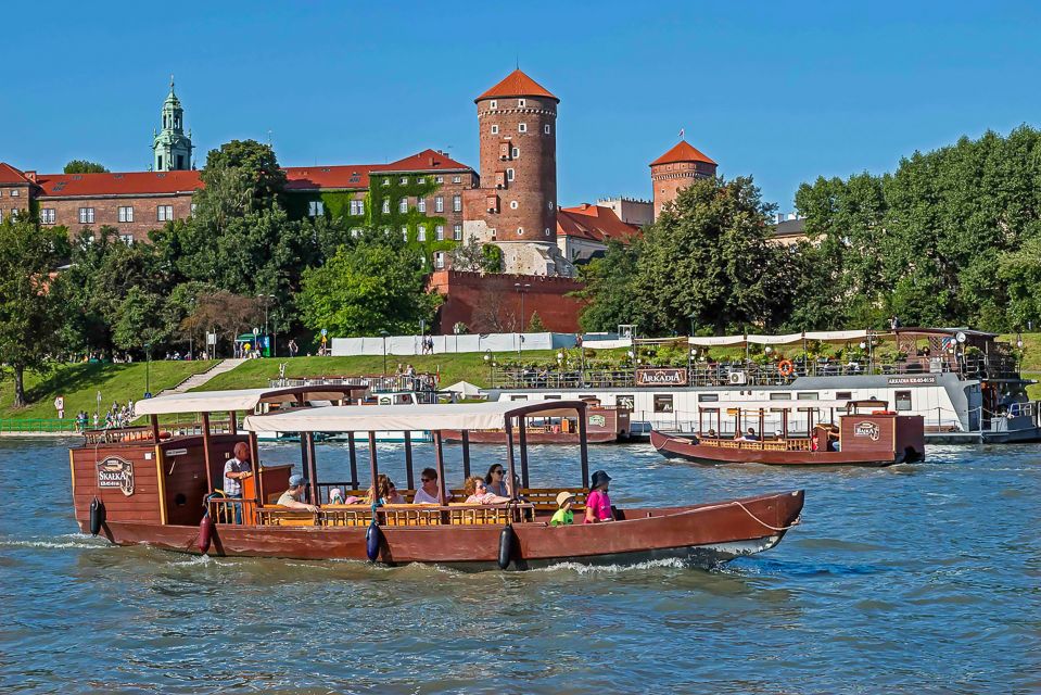 Krakow: Sightseeing Cruise by Vistula River - Manggha Centre to the bridges: how the route tells Krakow’s story