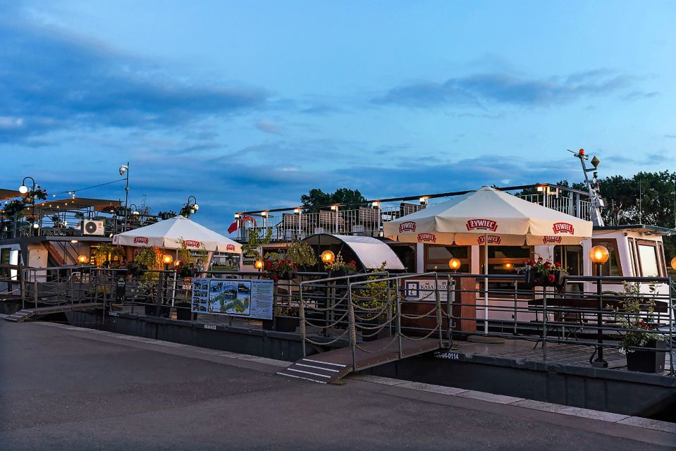 Krakow: Sightseeing Cruise by Vistula River - Boarding at Aqua Fun: finding the right spot without stress